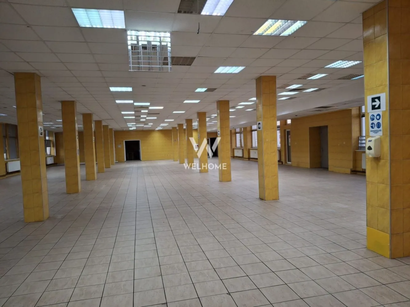 Spatii de inchiriat pentru productie/ industrial, Sibiu - Oferim spre închiriere spații industriale și de producție în Sibiu, cu suprafețe cuprinse între 300 mp și 1000 mp, ideale pentru activități de producție, depozitare, logistică sau distribuție.

Avantaje:
-suprafețe generoase și compartimentare flexibilă
-anexe pentru birouri și sală de mese
-curent trifazic
-cces facil pentru autovehicule de marfă / TIR
-parcare disponibilă
-poziție centrală, cu acces rapid către principalele zone ale orașului
-acces rapid la autostradă
-spații potrivite pentru diverse activități industriale și comerciale

Preț: 7 euro/mp, negociabil, în funcție de suprafață și perioada contractuală.

Pentru mai multe detalii și programarea unei vizionări, vă rugăm să ne contactați telefonic.