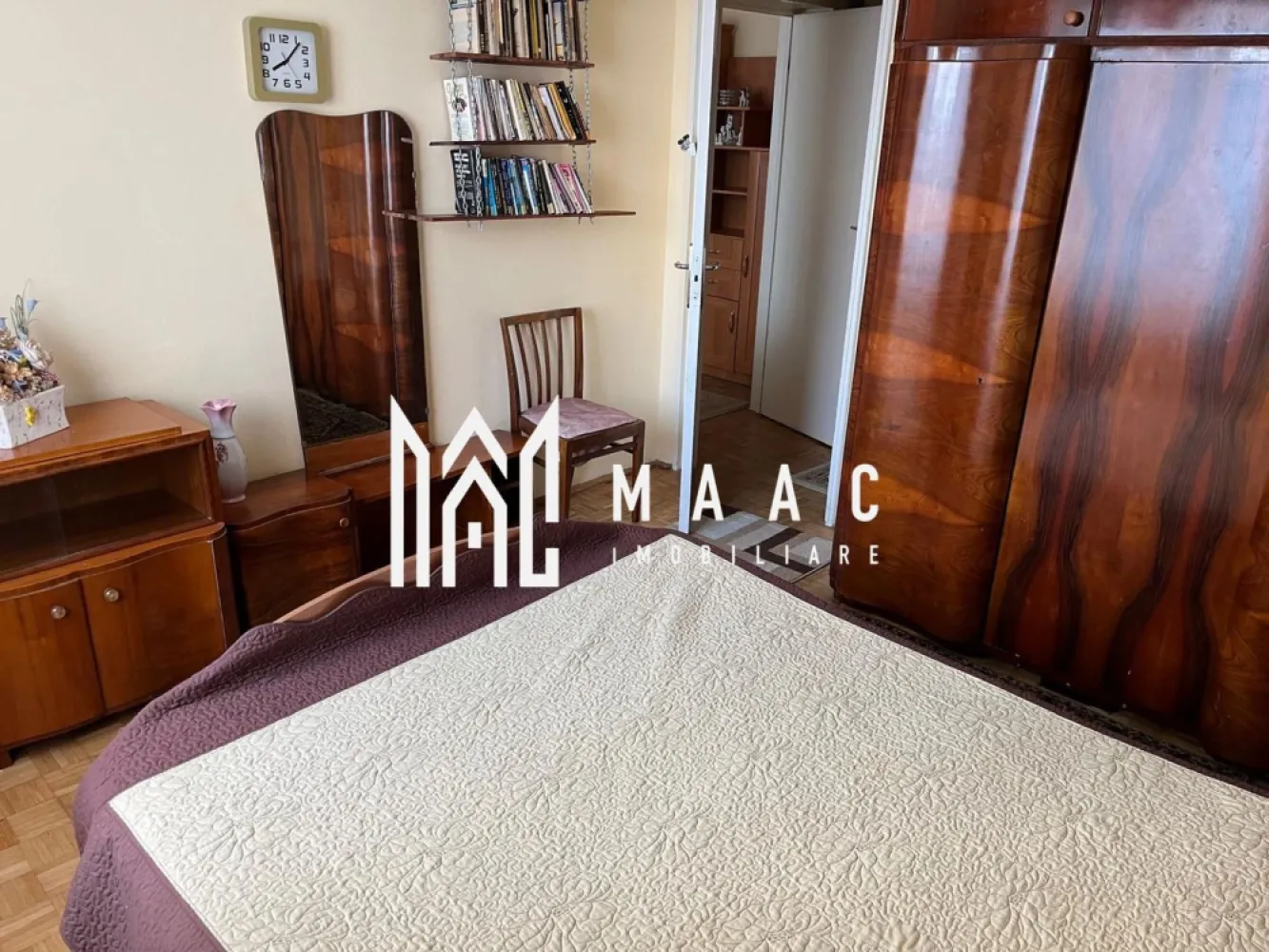 Apartament 2 camere I Decomandat I Etajul 2 I vizavi de poliție Pe Milea - MAAC imobiliare va propune spre închiriere un apartament situat la etajul 2 lângă Poliție pe strada Vasile Milea 
Compus din 1 dormitor ,1 living ,Bucatrie separată ,Baie 
 Pentru mai multe detalii precizați ca ați văzut anunțul cu ID CP3080673