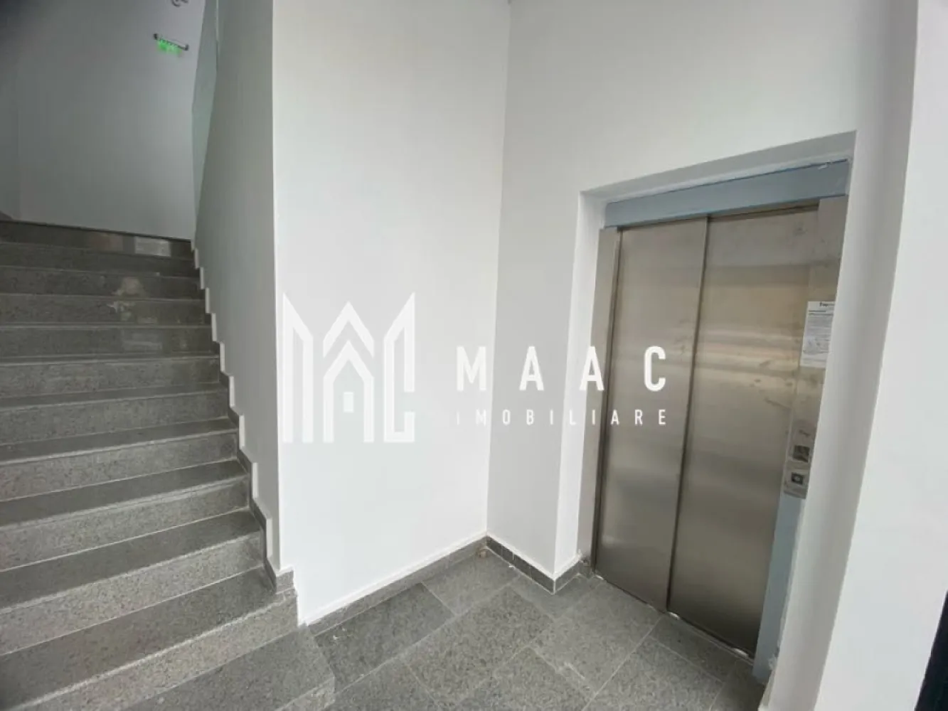 Spatiu birouri | Etaj 1 sau Etaj 2| Suprafata 157 mp | Sibiu - Descriere: Suprafață utilă pentru un singur nivel: 157 mp Stadiu: Predare la cheie cu incalzire in pardoseala Facilități: 5 locuri parcare supraterane, 9 locuri parcare subterane Poate fi închiriat impreuna cu etajul 2 sau separat. Avantaje: Parcare privată: Garaj subteran și locuri supraterane Proximitate: Zona de business, Parcul Sub Arini, clinici, notariate, agenții bancare Pozitionare excelentă: Colț, vizibilitate maximă, expunere la trafic intens Ideală pentru companii ce caută un sediu modern și funcțional într-o locație strategică. Pentru mai multe informații sau pentru a programa o vizionare, nu ezitați să ne contactați, specificand ID CP1870835. }}