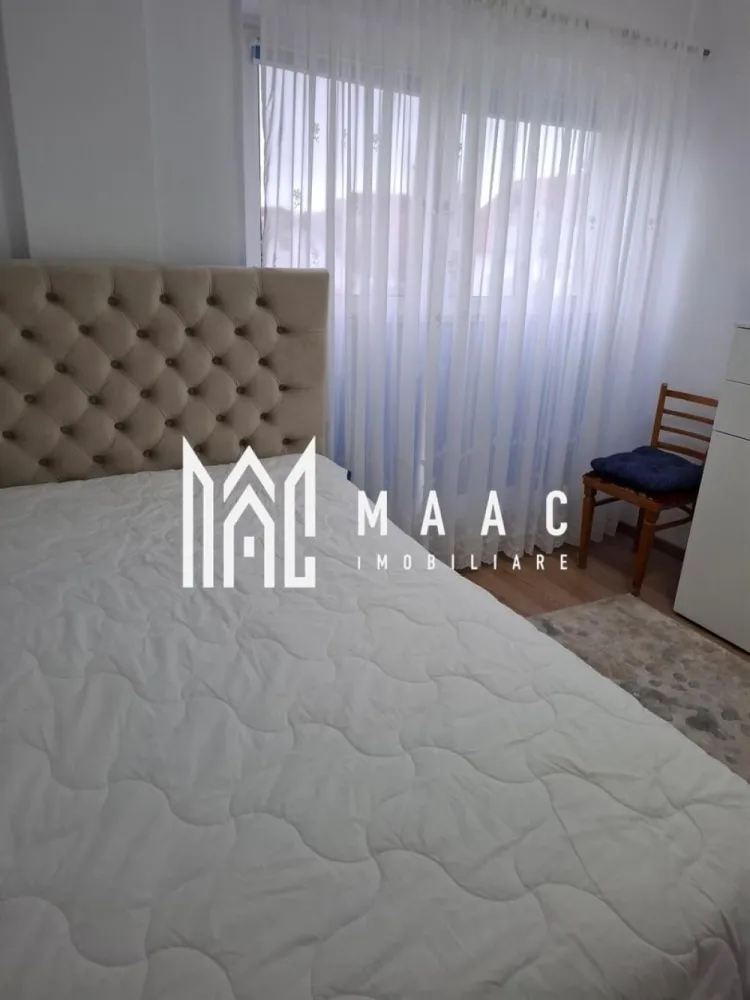 Apartament 3 camere | Etaj 2 | Mobilat | 68 MPU | Turnisor - MAAC Imobiliare vă prezintă spre vânzare un apartament cu 3 camere, situat la etajul 2 din 2 în zona Turnisor din Sibiu.

Caracteristici:
Apartament cu 3 camere decomandat.
Suprafață utilă de 68 mp.
Situat la etajul 2 din 2.
Construcție relativ nouă, anul 2020.
Compartimentare practică și eficientă.

Compartimentare:
Hol de acces.
Living spațios.
Bucătărie.
Două dormitoare.
Baie.

Dotări și confort:
Centrală termică proprie.
Încălzire prin calorifere.

Mobilare și utilare
Apartamentul se vinde mobilat, conform fotografiilor.
Pregătit pentru mutare imediată.

Avantaje locație
Zonă bine dezvoltată, cu acces rapid către magazine, școli și mijloace de transport.
În apropiere se regăsesc toate facilitățile necesare unui trai confortabil.

Pentru mai multe detalii precizati telefonic ca ati vazut anuntul cu ID: CP3052225