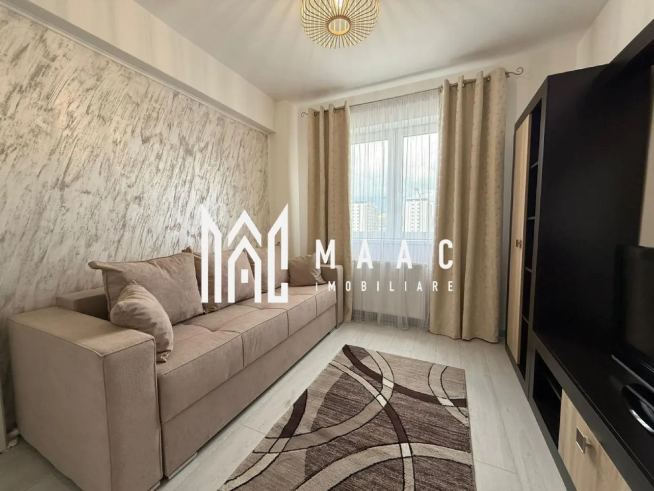 Apartament 3 camere nou | Balcon | Parcare | M. Viteazu - MAAC Imobiliare ofera spre inchiriere apartament cu 3 camere, nou, complet mobilat si utilat, amplasat pe Bulevardul Mihai Viteazu (Lup Residence)

Prima inchiriere si disponibilitate imediata. Finisaje de caitate si ambient placut.

Compartimentarea: living open-space cu bucatarie, 2 dormitoare spatioase, 2 bai, hol si balcon.

Apartamentul dispune de loc de parcare propriu.

Avand o amplasare buna accesul se face foarte usor catre numeroase centre comerciale si centrul orasului, de asemenea, este la 20 de minute de mers pe jos de Shopping City.

Se percepe o chirie in avans, garantie in cuantumul unei chirii lunare si se inchiriaza pe minim 12 luni,. 

Pentru mai multe detalii, va rugam specificati telefonic: CP3082808