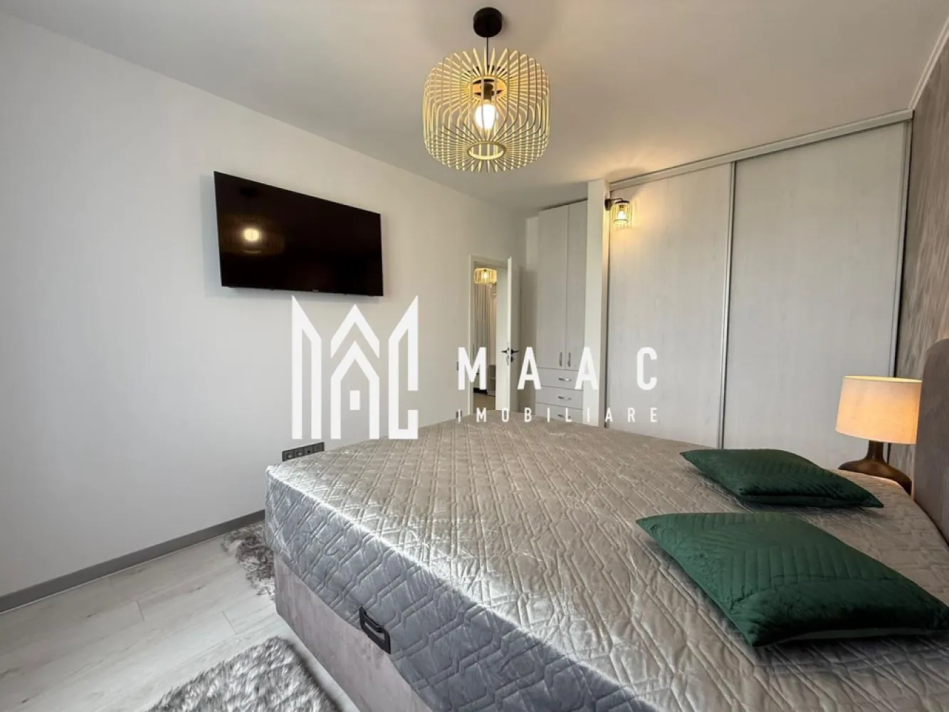 Apartament 3 camere nou | Balcon | Parcare | M. Viteazu
