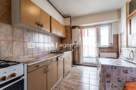 79.900 € | Vlaicu (între UTA și Lebăda) | 2 camere decomandat | lift
