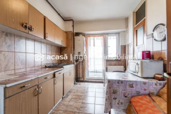 79.900 € | Vlaicu (între UTA și Lebăda) | 2 camere decomandat | lift