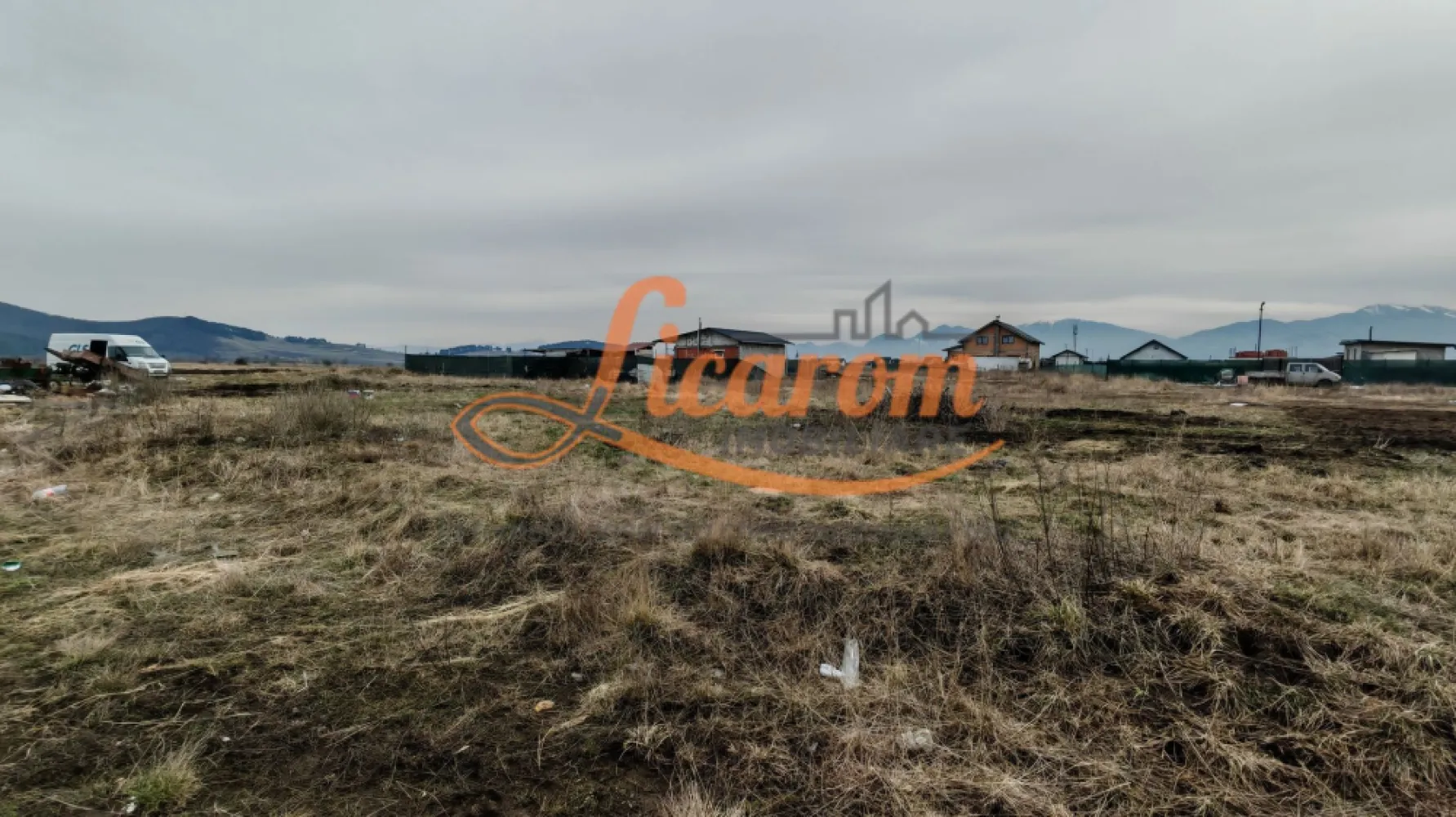 Teren intravilan in suprafata de 644 mp in Sanpetru pret 37000 euro - Agentia Licarom Imobiliare propune spre vanzare un teren intravilan arabil in suprafata de 644 mp in localitatea Sanpetru .Terenul este intr-o zona de dezvoltare imobiliara avand apa si canalul trase de primaria localitati Sanpetru .Pretul este de 37000 euro ,pentru vizionari sau detalii suntai la nr de telefon 0741059397.
