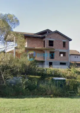 Casă la roșu de vânzare – Strada Ghinzii