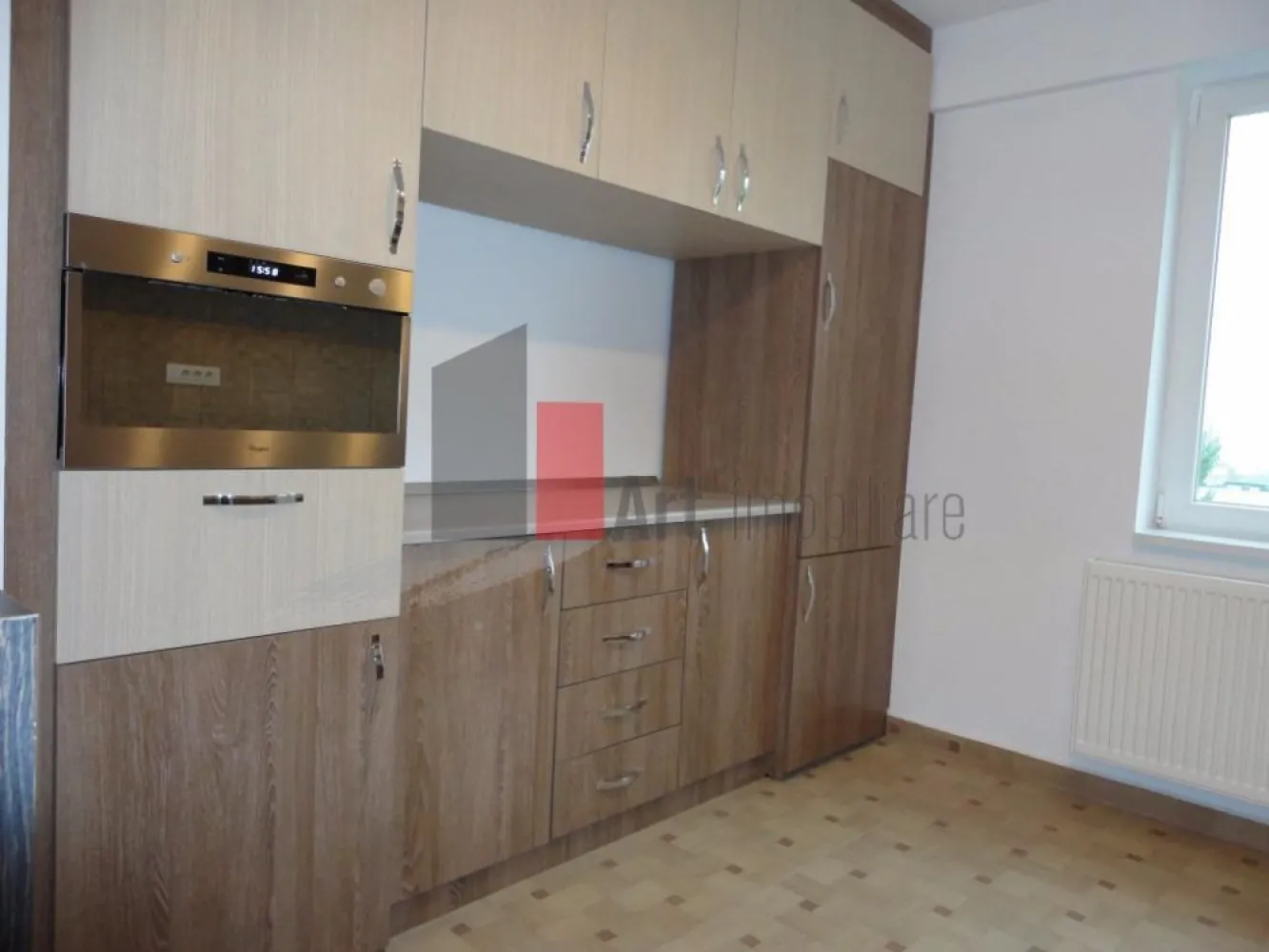 Apartament 3 camere de inchiriat zona Metrou Dristor - Te invităm să descoperi un apartament primitor, recent igienizat, pregătit să devină noul tău cămin. Situat la doar 4 minute de mers pe jos până la stația de metrou Dristor, acest apartament cu 3 camere decomandat, îți oferă confortul de care ai nevoie, exact acolo unde contează.

Locuința este complet mobilată și utilată – nu îți lipsește absolut nimic. Tot ce ai de făcut este să-ți aduci hainele și să te instalezi.

Cu multiple spații de depozitare inteligente, apartamentul este ideal pentru cei care apreciază atât funcționalitatea, cât și ordinea. Fie că lucrezi de acasă sau ai nevoie de un spațiu de relaxare, fiecare cameră e pregătită să se adapteze stilului tău de viață.

Nu rata ocazia de a locui într-o zonă excelent conectată, într-un apartament care îți oferă tot ce ai nevoie de la prima zi.