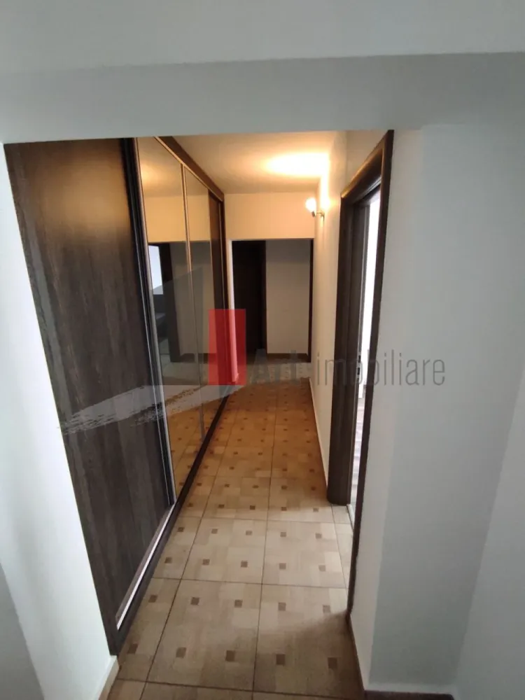 Apartament 3 camere de inchiriat zona Metrou Dristor