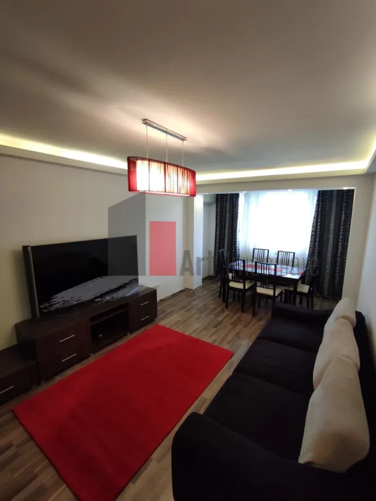 Apartament 3 camere de inchiriat zona Metrou Dristor - Te invităm să descoperi un apartament primitor, recent igienizat, pregătit să devină noul tău cămin. Situat la doar 4 minute de mers pe jos până la stația de metrou Dristor, acest apartament cu 3 camere decomandat, îți oferă confortul de care ai nevoie, exact acolo unde contează.

Locuința este complet mobilată și utilată – nu îți lipsește absolut nimic. Tot ce ai de făcut este să-ți aduci hainele și să te instalezi.

Cu multiple spații de depozitare inteligente, apartamentul este ideal pentru cei care apreciază atât funcționalitatea, cât și ordinea. Fie că lucrezi de acasă sau ai nevoie de un spațiu de relaxare, fiecare cameră e pregătită să se adapteze stilului tău de viață.

Nu rata ocazia de a locui într-o zonă excelent conectată, într-un apartament care îți oferă tot ce ai nevoie de la prima zi.