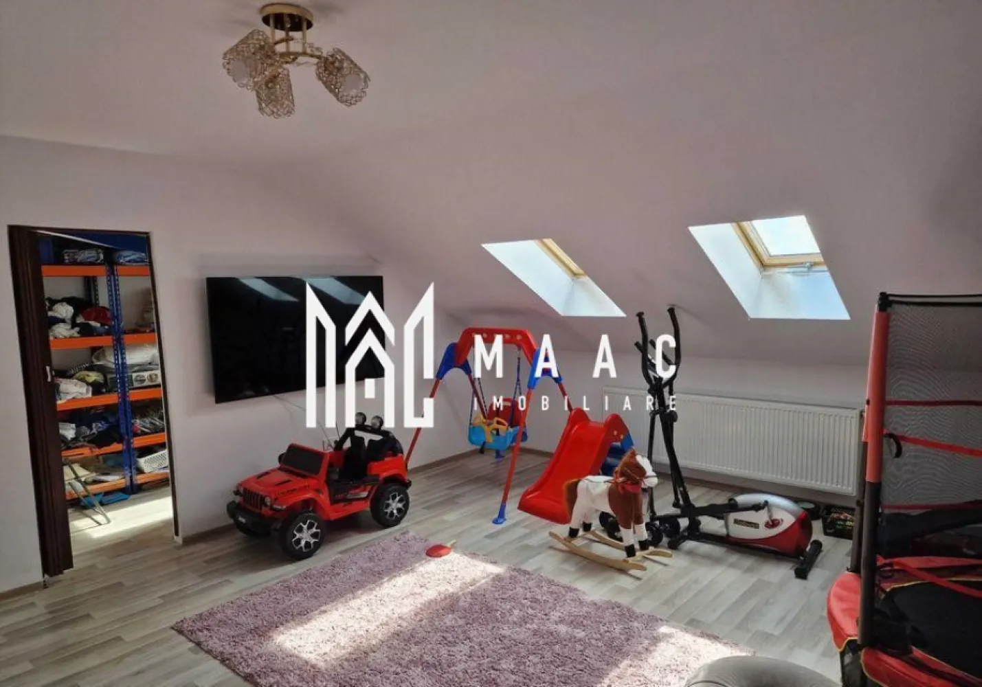 Apartament 4 camere | 120 MPU | Terasa | Arhitectilor - MAAC Imobiliare va propune spre vanzare un apartament cu 4 camere situat la Suprafața utilă: 120 mp An construcție: 2018, Clasa Energetică A Compartimentare: living, 3 dormitoare, bucătărie separată, 2 băi, debara, terasă 6 mp, dressing Mobilat, utilat, cu terasă și loc de parcare privat Stradă pavată și Iluminată Acest apartament cu 4 camere din cartierul Arhitectilor este o oportunitate excelentă pentru cei care caută un spațiu modern și eficient din punct de vedere energetic. Construit în anul 2018, acest apartament beneficiază de eficiența energetică de clasă A. Proprietatea este vândută la cheie, complet mobilată și utilată, inclusiv terasa și un loc de parcare privat. Pentru mai multe informații sau pentru a programa o vizionare, nu ezitați să ne contactați, specificand ID CP1781335 }}