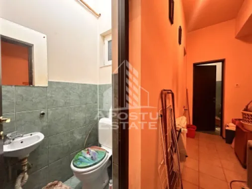 Apartament spațios 4 camere, 2 băi, parteer inalt în Piata Maria