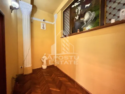 Apartament spațios 4 camere, 2 băi, parteer inalt în Piata Maria