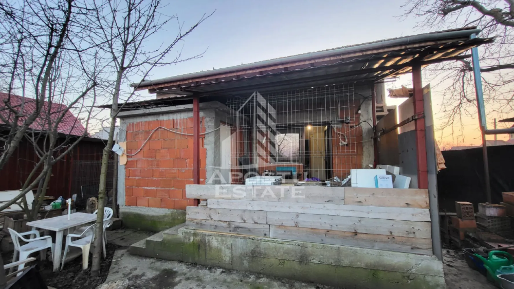 Casa individuala,190 mp utili,garaj si teren de 700 mp,Satchinez