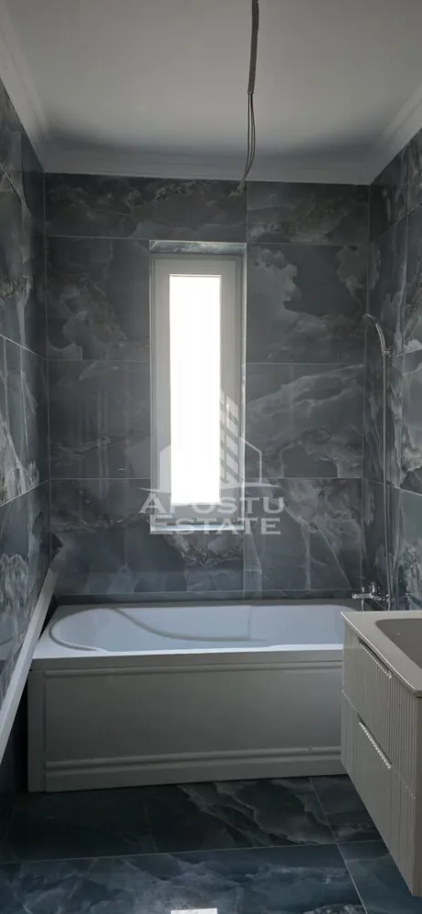 Apartament decomandat,2 camere,56 mp utili,bloc nou 2024,Giroc - Apostu Estate va propune spre vanzare un apartament cu 2 camere,decomandat,in Giroc.
Disponibil la etajul 1/3 intr-un imobil nou costruit in anul 2024,apartamentul se desfasoara pe o suprafata utila de 56 mp plus o terasa generoasa de 11 mp.
Compartimentare:
-hol
-bucatarie
-living
-dormitor
-baie
-terasa
Confortul termic se realizeaza prin intermediul centralei Bosch(noua) si a climei,incalzirea este in pardoseala.
Apartamentul beneficiaza de un loc de parcare trecut in CF si de toate utilitatile.
Zona linistita in apropiere de magazine si statie.
Apartamentul se vinde nemobilat.
Disponibil imediat!
Va oferim consultanta si solutii financiare prin colaboratorii nostrii!
Va asteptam cu drag la o vizionare!