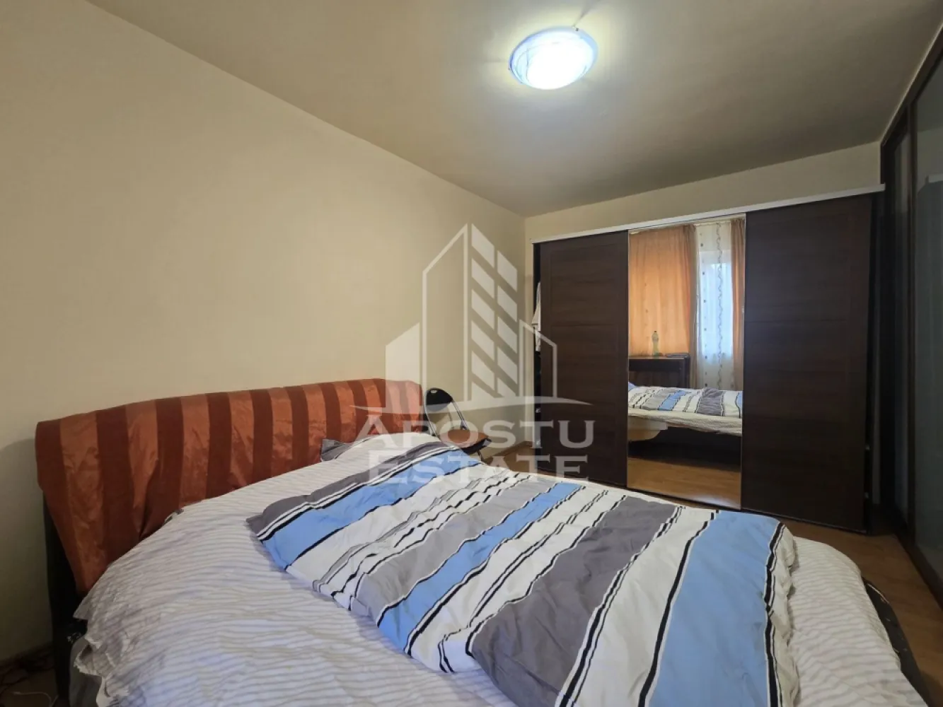 Apartament de vaznare 2 camere, etaj intermediar,Iulius Mall Timisoara