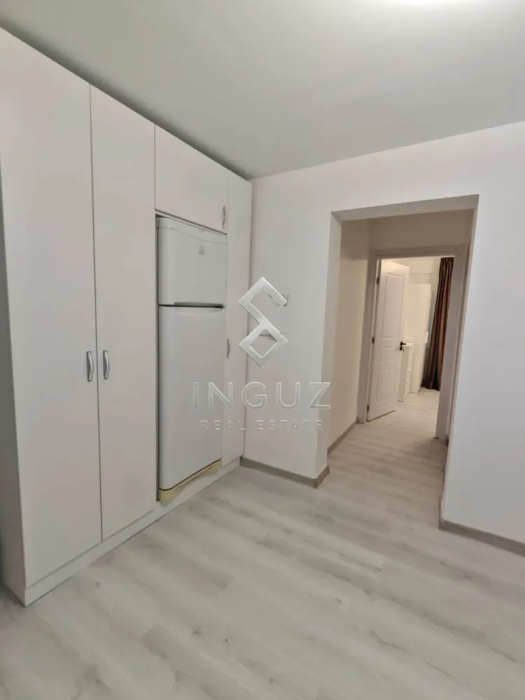 Apartament modern 3 camere – complet renovat – Doamna Ghica / Tei - Apartament modern 3 camere de închiriat – Doamna Ghica / Tei – Str. Ripiceni ⬇️ العربية ⬇️

600 € / lună | 48 mp | etaj 8/10

Apartament complet renovat, modern și luminos, situat într-un bloc reabilitat termic, curat și liniștit.

• 48 mp utili
• Etaj 8 din 10 cu lift
• 2 dormitoare separate
• Bucătărie separată
• Zonă elegantă de dining/living
• Baie cu boiler
• Aer condiționat
• Electrocasnice noi
• Mobilier modern
• Instalații refăcute
• Fără balcon

Poziționare excelentă:
• Aproape de Universitatea Tehnică de Construcții București
• Aproape de Parcul Tei
• Acces rapid către centru și Pipera
• Magazine, transport și zone verzi în apropiere

Ideal pentru cuplu, familie sau persoane care își doresc confort și liniște într-o zonă foarte bună.

شقة 3 غرف للإيجار – damna Ghica / Tei – شارع Ripiceni

600 يورو شهرياً | 48 متر | الطابق 8 من 10

شقة عصرية تم تجديدها بالكامل، تقع في بناية هادئة ونظيفة معزولة حرارياً.

• مساحة 48 متر
• طابق 8 من 10 مع مصعد
• غرفتا نوم منفصلتان
• مطبخ منفصل
• منطقة معيشة وطاولة طعام أنيقة
• حمام مع Boiler
• تكييف
• أجهزة كهربائية جديدة
• أثاث حديث
• تمديدات مجددة بالكامل
• بدون بلكون

موقع ممتاز:
• قريب من جامعة الهندسة والإنشاءات
• قريب من حديقة Tei
• وصول سريع إلى الوسط وPipera
• مواصلات، محلات وخدمات قريبة

مناسبة للعائلات أو الأزواج أو للأشخاص الباحثين عن الراحة والهدوء.