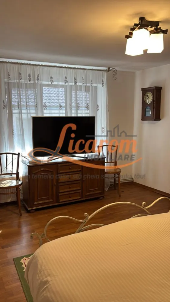 Proprietate saseasca cu 2 corpuri de casa, Comuna Vulcan,Brasov.