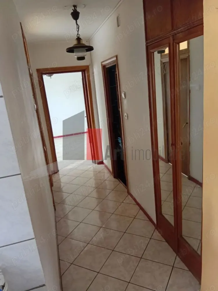 Vindem apartament 2 camere in Crangasi - Vindem apartament apartament 2 camere, decomandat, suprafata utila totala 55 mp, etaj 8 din 8, an 1984, curat,terasa ok, cartierul Crangasi, metrou, strada Zboina Neagra