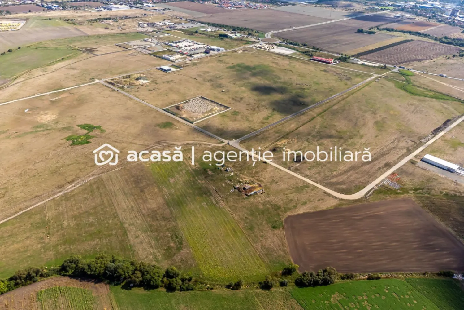 Oportunitate – Teren industrial 1.926 mp lângă Centura Vest Arad - 📌 Detalii teren:
Suprafață: 1.926 mp (dar putem să vă punem la dispoziție și suprafețe mai mari)
Front stradal: 34 m
Localizare: foarte aproape de Centura de Vest Arad
Acces rapid la drumurile principale și infrastructura rutieră

✅ Avantaje:
Zonă industrială aflată în plină dezvoltare
Potrivit pentru hale de producție, depozite logistice, centre de distribuție sau fabrici
Accesibilitate și vizibilitate foarte bune
Poziționare strategică în hub-ul industrial Arad

💡 Ideal pentru companii care caută extindere sau pentru investitori interesați de un teren cu potențial ridicat de dezvoltare și randament pe termen lung.

Nu dispui de toată suma? Te ajutăm noi gratuit! Îți obținem oferte de la 16 bănci.

Ai o proprietate de vânzare în Arad și vrei să știi cât valorează cu adevărat?
Sună-mă pentru o evaluare gratuită, fără obligații.

📲 Contact:
Lucian Marc – Consultant Imobiliar Acasă Arad
Tel: 0746 093 329

Birou: ACASA | Agenție Imobiliară Arad
📍 Bulevardul Decebal 2, Arad 310133