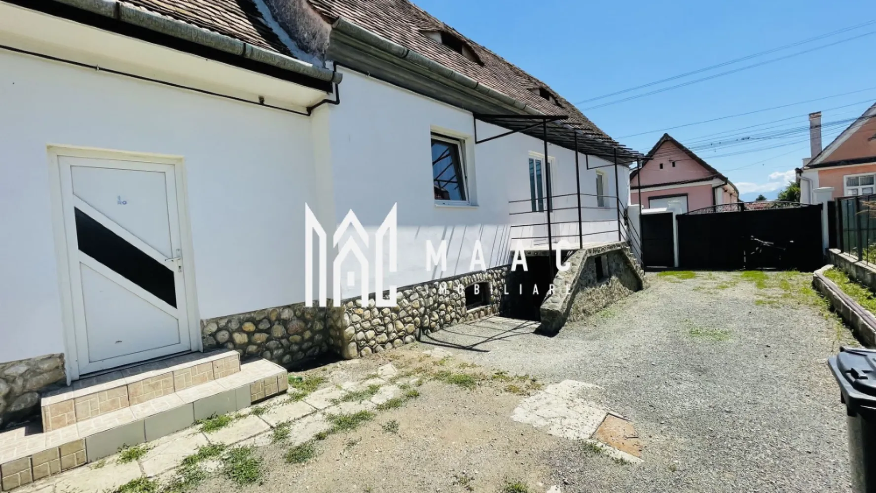 Casa individuala I 100 MP Utili I Curte 600 MP I Zona Turnisor - MAAC Imobiliare va propune spre vanzare casa individuala situată in Turnisor. Imobilul are o suprafața utila de 100 mp comprtimentati in: -2 Dormitoare -Living -Bucătărie -Baie Imobilul are un teren de 620 mp, curtea liberă fiind de 480mp. Imobilul se afla intr-o zona liniștita, aproape de scoli și Grădinițe. Pentru mai multe detalii aștept telefonul dumneavoastră cu specificația ca ați vazut anunțul CP1547452. }}