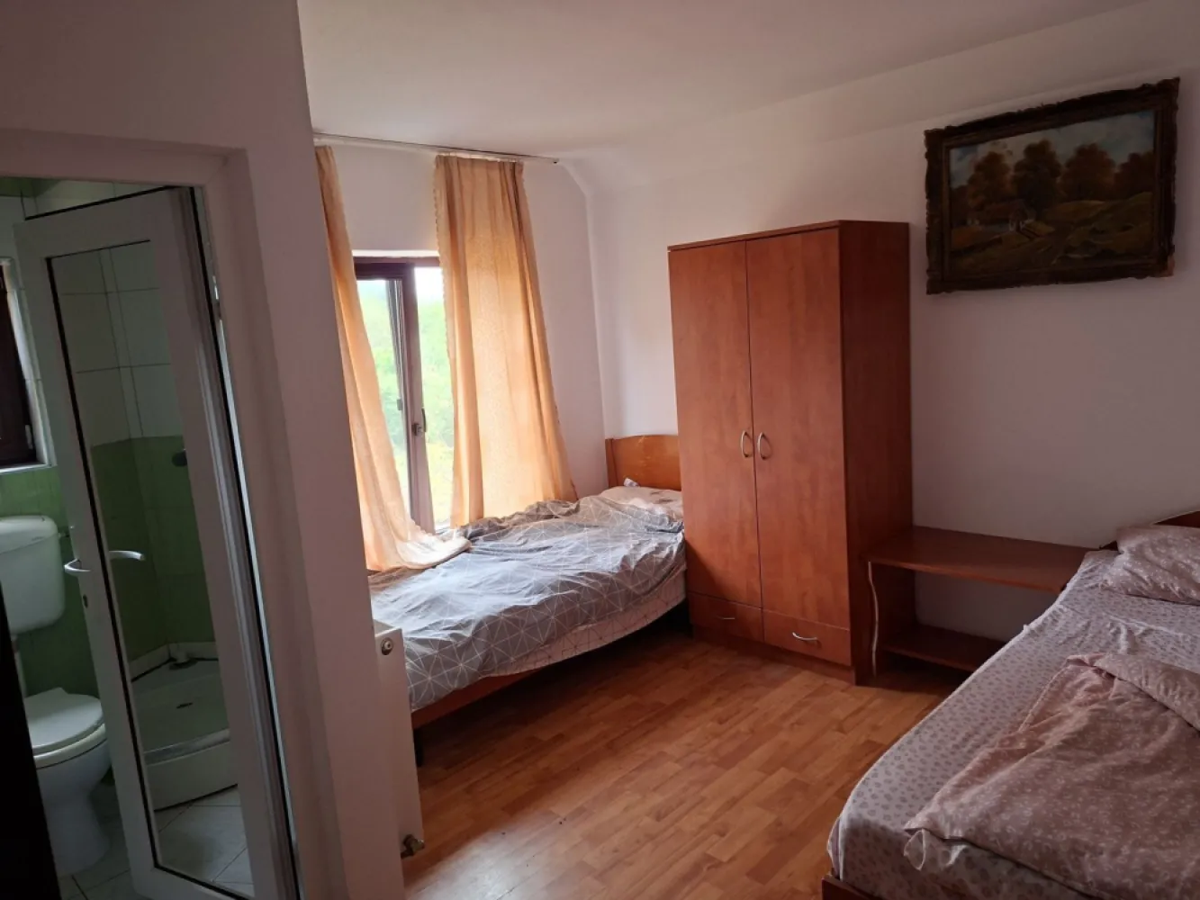 BRASADAS vinde casa individuala 9 cam in Bercu Rosu.