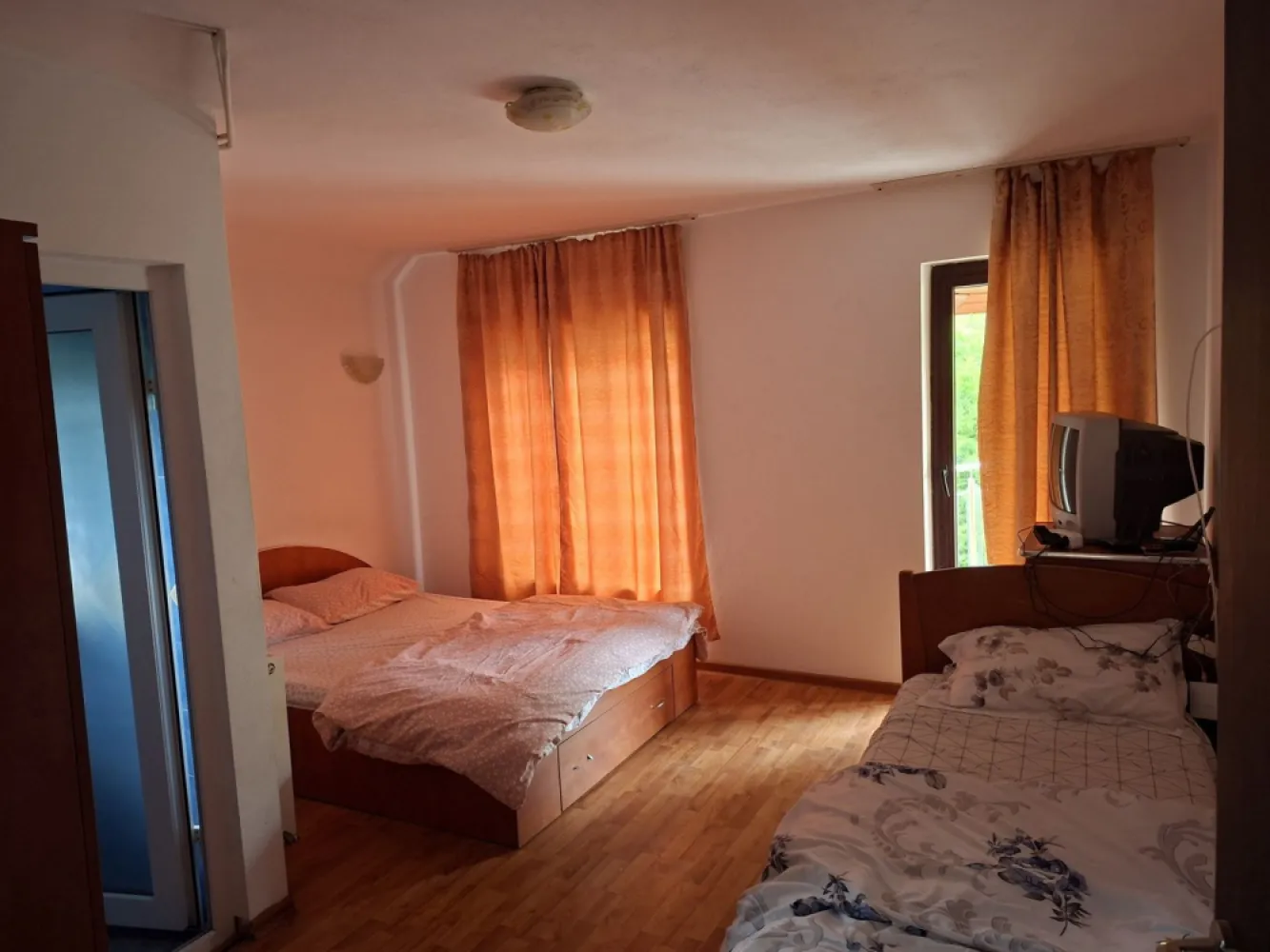 BRASADAS vinde casa individuala 9 cam in Bercu Rosu.