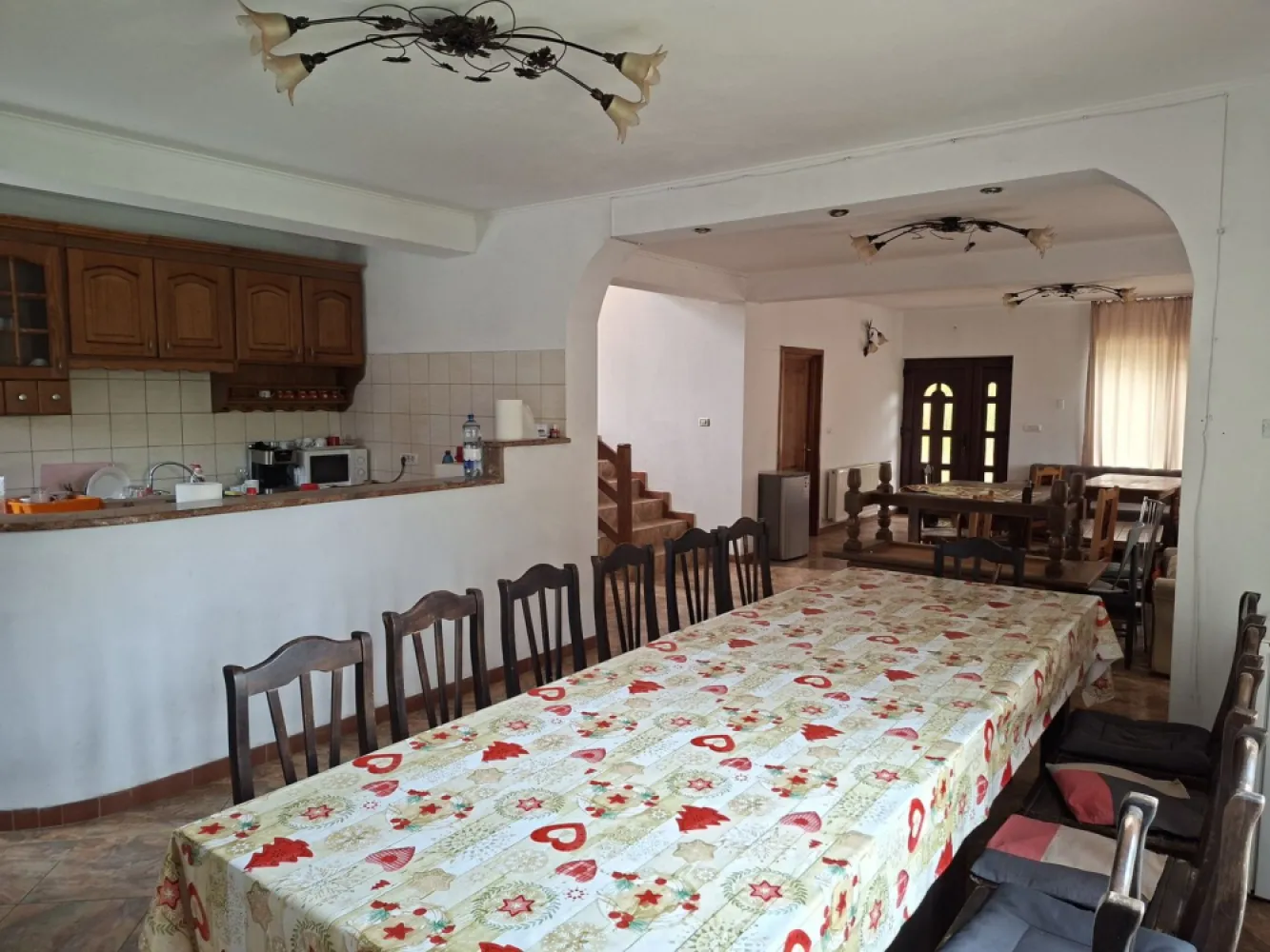 BRASADAS vinde casa individuala 9 cam in Bercu Rosu.