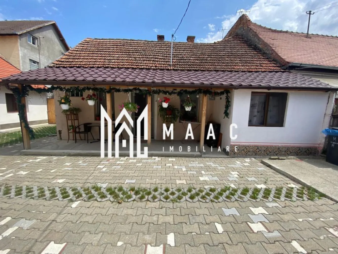 Casa cu gradina proprie 100 mp | Zona Centrala