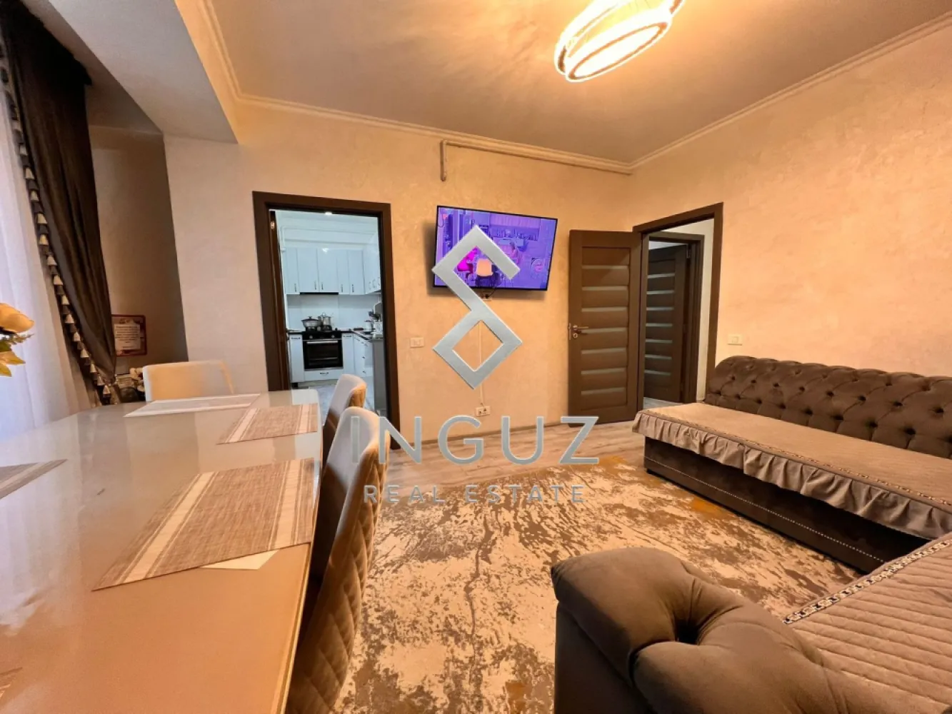 Apartament 2 camere – Sector 2 | LUX | Parcare + Boxă incluse - Apartament 2 camere – Sector 2 | LUX | Parcare + Boxă incluse

145.000 € | Negociabil

Strada Hispania, Sector 2 – București

Apartament modern, finisat LUX, ideal atât pentru locuit, cât și pentru investiție. Proprietatea este complet renovată cu materiale premium și atenție la detalii.

—

Detalii:
• 2 camere
• Suprafață utilă: 49,26 mp
• Balcon: 5,93 mp
• Boxă pentru depozitare inclusă
• Loc de parcare inclus în preț
• Living spațios și luminos
• Dormitor confortabil
• Bucătărie separată
• Baie modernă
• Hol generos

—

Avantaje:
• Finisaje premium / high-end
• Design elegant și funcțional
• Zonă liniștită
• Acces rapid către puncte de interes
• Ideal pentru locuit sau închiriere imediată
• Fără investiții suplimentare

—

Detalii tranzacție:
• Preț: 145.000 € negociabil
• Comision agenție: 2%