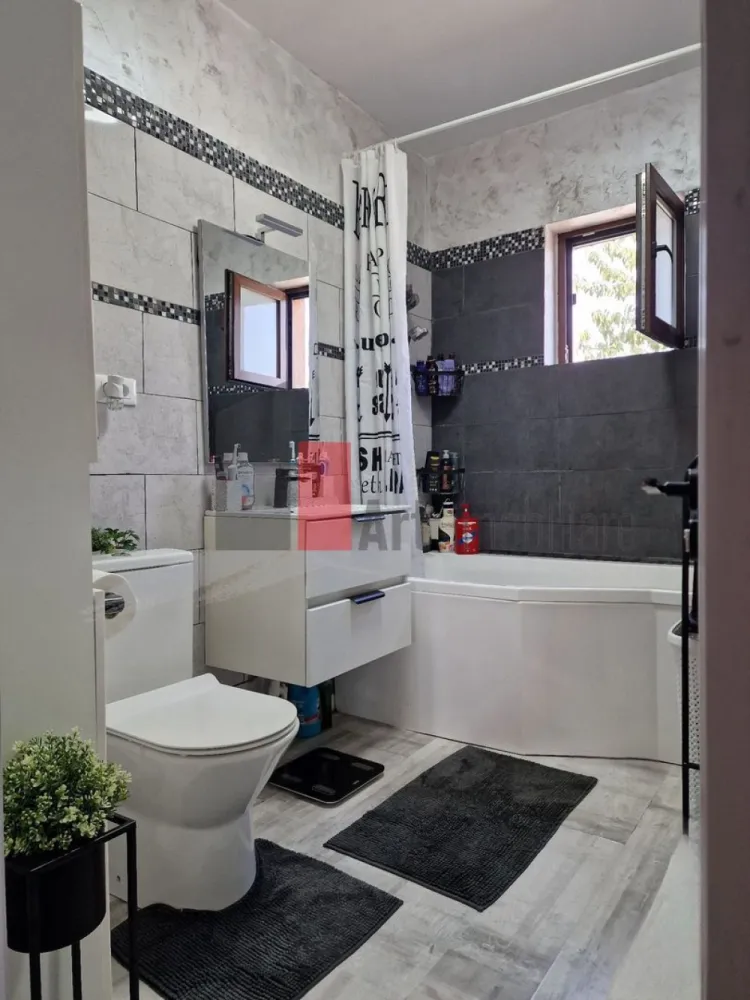 Vanzare casa moderna cu piscina si zona de fitness --Mihailesti
