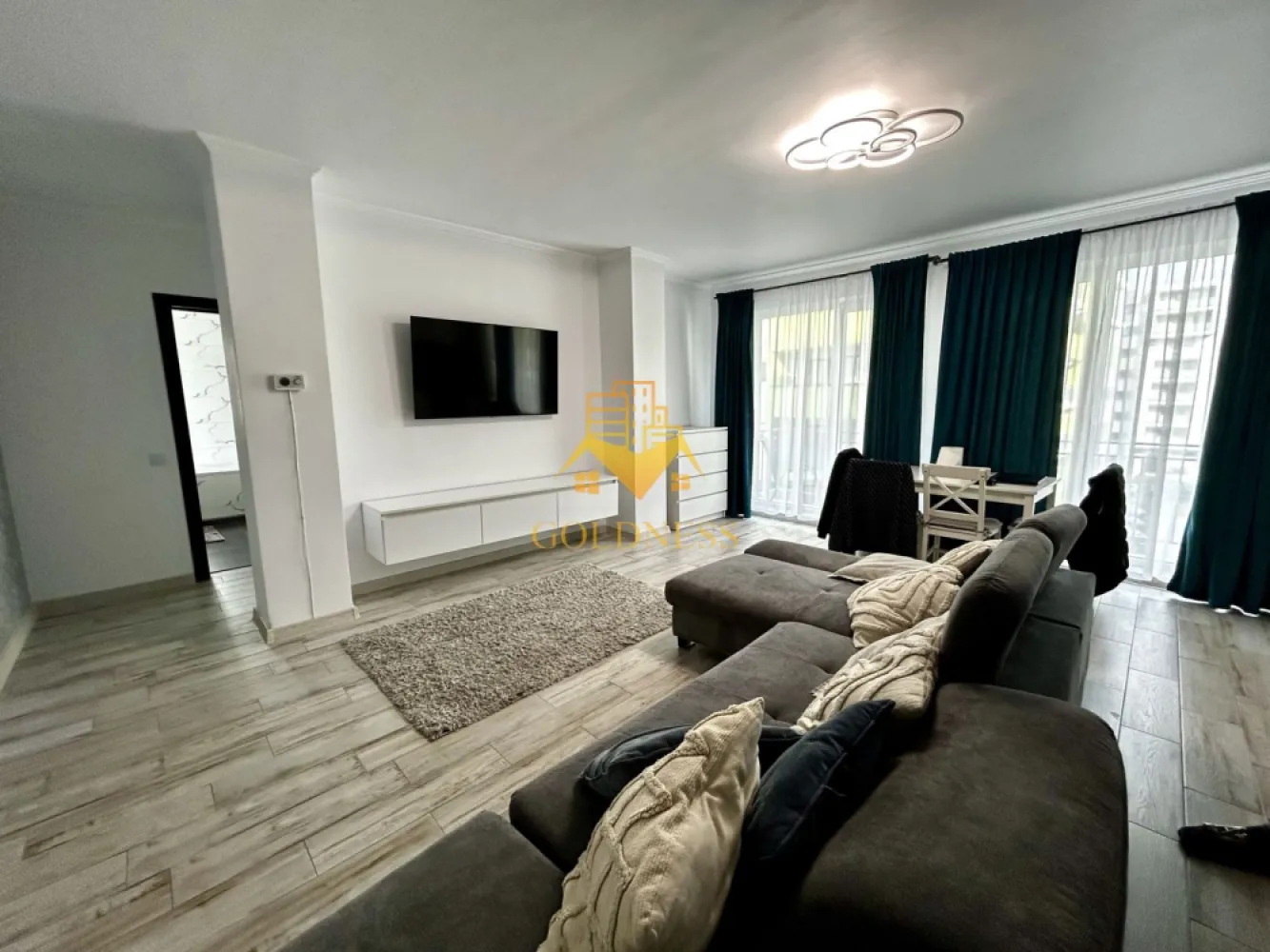 2 camere open space, Parcare, Modern, OMV, Mega Image, Europa