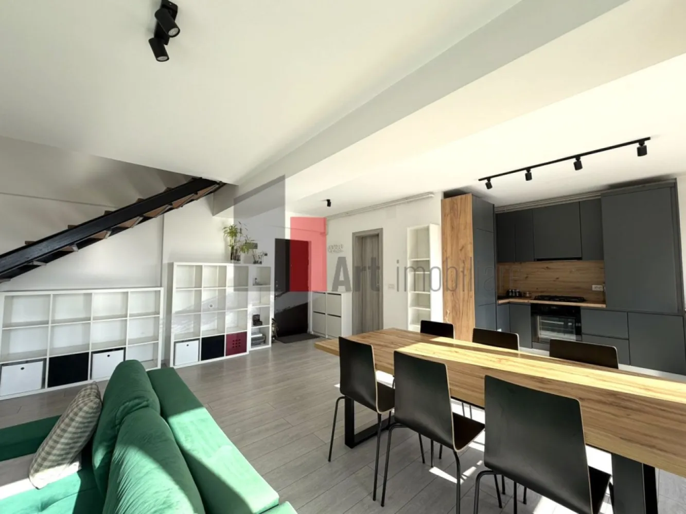 Apartament 3 camere tip Duplex - zona Calea Calarasilor/Matei Basarab