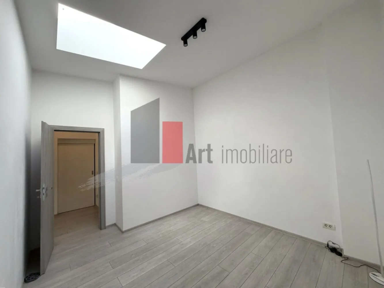 Apartament 3 camere tip Duplex - zona Calea Calarasilor/Matei Basarab