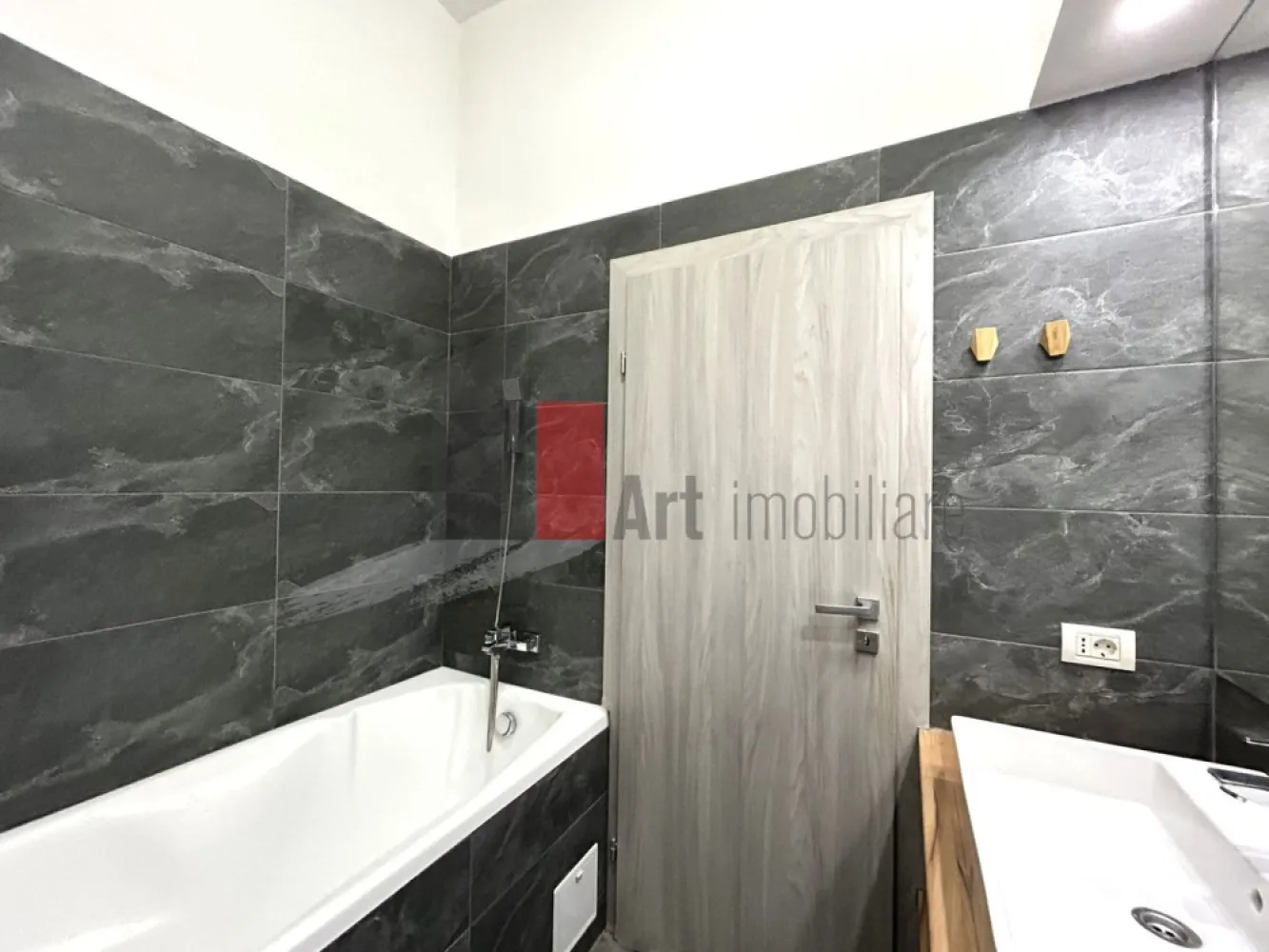 Apartament 3 camere tip Duplex - zona Calea Calarasilor/Matei Basarab