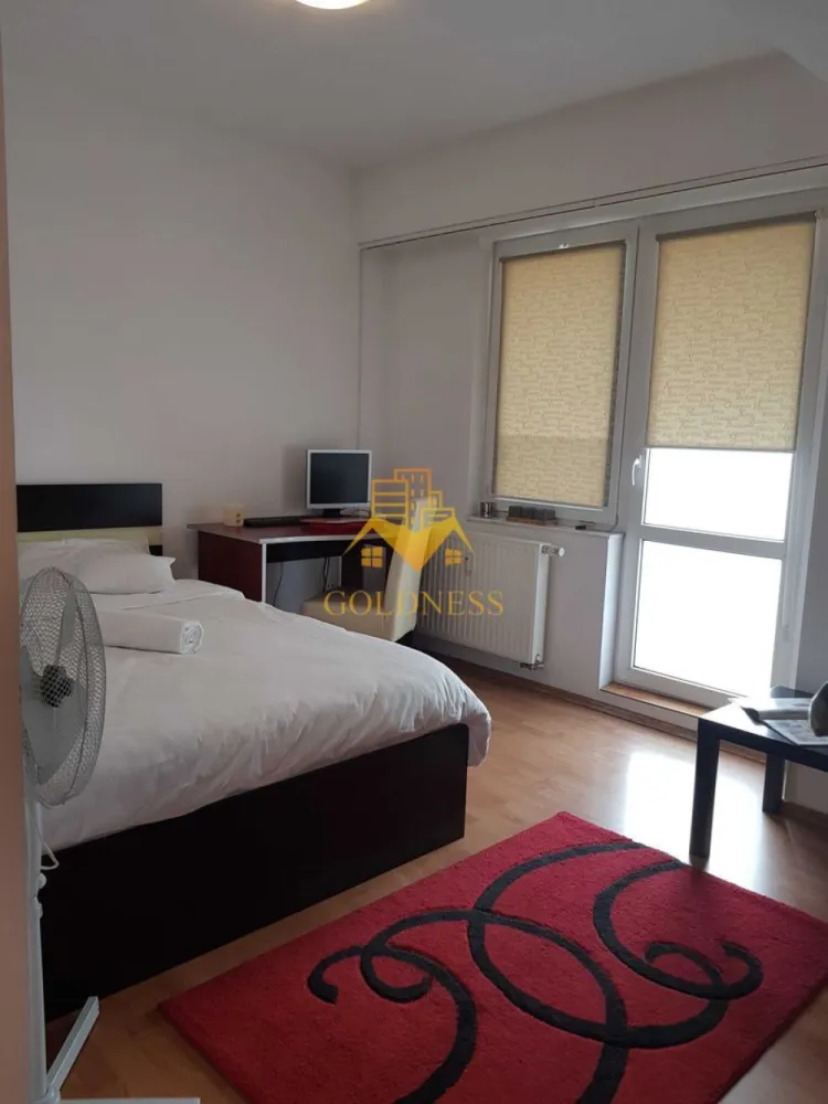 3 camere, Marasti, Dorobantilor, FSEGA, The Office, 21 Dec, Lidl, OMV - GOLDNESS Imobiliare vă propune spre închiriere un apartament cu 3 camere, complet mobilat și utilat, la etajul 1 într-un imobil de 10 Etaje , pe strada Dorobantilor , în cartierul Marasti.

Apartamentul este compartimentat astfel:

- dormitor cu pat matrimonial, dressing spațios, noptiere, birou
- camera cu pat si dulap.
- cameră cu o canapea extensibilă, dressing, noptiere, birou
- baie cu cadă și una de serviciu, calorifer port prosop inox și dulap pentru depozitare
- bucătăria complet utilată 
- 2 balcoane de 10 mp împreună cu o priveliște superbă

Imobilul este dotat cu toate cele necesare - centrală proprie, mașină de spălat haine și vase, frigider, aragaz etc.
Se află în apropierea stațiilor de transport în comun, magazine, spații verzi, farmacii, etc.

Dacă sunteți interesați de acest apartament și doriți să îl vizionați, dar și pentru alte oferte sau detalii nu ezitați să ne contactați telefonic sau prin e-mail. Vă stăm la dispoziție!
Pentru intermediere se percepe un comision de 50% din prețul chiriei!