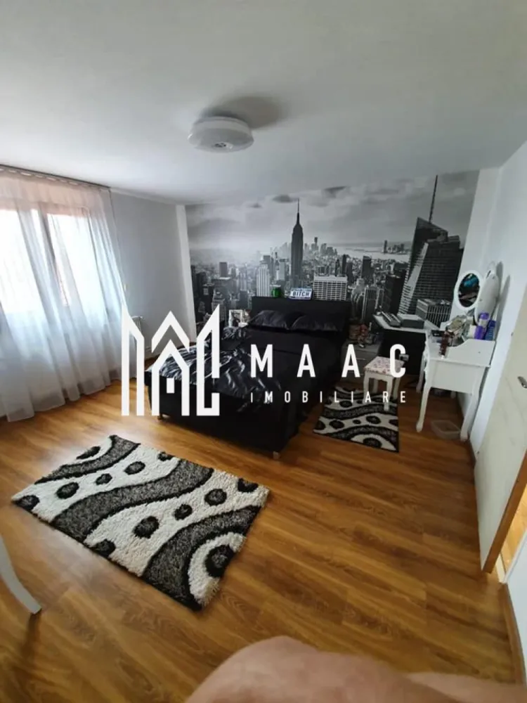 Casă / Vilă cu 6 camere + Casa/Vila cu 2 camere | zona Terezian - SUPER OFERTA - 2 CASE LA PRET DE 1 Daca vreti sa faceti o schimbare in viata voastra de familie, cu siguranta mutarea intr-o zona mai retrasa, linistita si totusi aproape de oras, este decizia corecta! Va oferim spre vanzare o vila plina de caldura intr-o zona de case din cartierul Terezian. Imobilul in suprafata de 260 mp utili este dispus P+E+M. Vila are pe langa panouri solare, o suprafata optima si o compartimentare eficienta, spatiile fiind foarte bine echilibrate. Iar bonus pe langa vila, mai beneficiati de o casa de oaspeti pusa la puct si impartita in 2 camere, bucatarie open space si 2 bai (ambele case fiind la acelasi pret si in aceeasi curte) Va asteptam cu drag, sa va alegeti casa potrivita! Pentru mai multe detalii, precizati telefonic ca ati vazut anuntul cu ID: CP1057780 }}