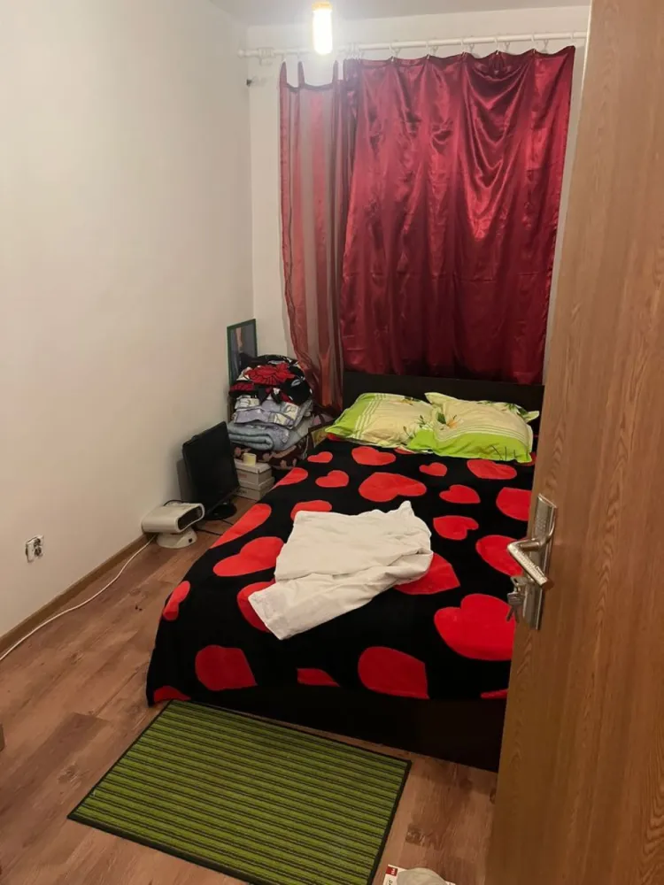 De vanzare apartament 3 camere Micro 16, etaj 4/4, 65.000 euro negociabil