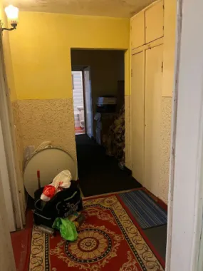 De vanzare apartament 3 camere Micro 16, etaj 4/4, 65.000 euro negociabil