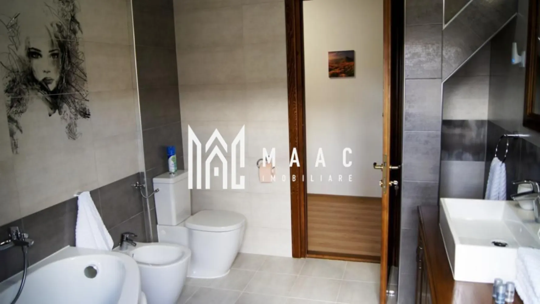 Casă cu 4 camere de vânzare | zona Ultracentrala