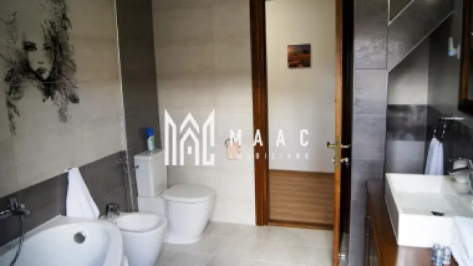 Casă cu 4 camere de vânzare | zona Ultracentrala