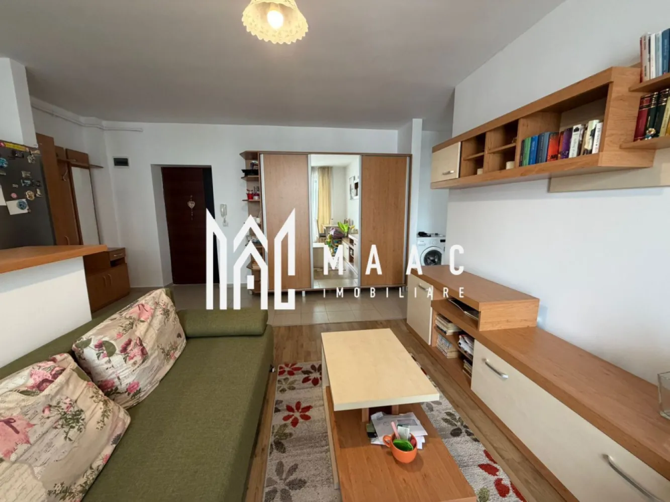 Apartament 2 camere |Zona Kaufland Arhitectilor |48 MP - MAAC Imobiliare vă propune spre vânzare un apartament modern cu 2 camere, decomandat, situat într-una dintre cele mai căutate zone din cartierul Arhitecților, în imediata apropiere a magazinului Kaufland.

Locuința dispune de o compartimentare eficientă și oferă un confort sporit, fiind ideală atât pentru locuit, cât și pentru investiție.

Caracteristici principale:

* Suprafață bine optimizată, compartimentare decomandată
* Living spațios și luminos
* Dormitor confortabil
* Bucătărie separată
* Baie cu geam pentru aerisire naturală
* Balcon generos de 6 mp – perfect pentru relaxare
* Loc de parcare inclus

Apartamentul se vinde complet mobilat și utilat, fiind pregătit pentru mutare imediată, fără investiții suplimentare.

Zona oferă acces facil către puncte de interes, magazine, mijloace de transport și alte facilități urbane.

Avantaje:

* Locație excelentă
* Luminozitate naturală ridicată
* Intimitate și confort
* Ideal pentru locuit sau închiriere

Pentru mai multe detalii sau programarea unei vizionări, nu ezitați să ne contactați! Va rugam specificati CP3085473