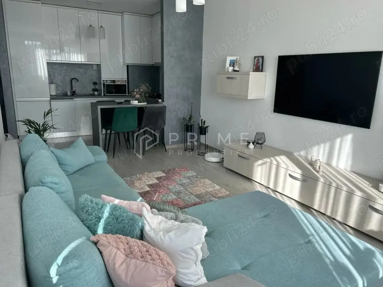 Apartament modern 3 camere | 78Mmp | Colors Residence | Tudor - Mutați-vă fără bătăi de cap — apartamentul este mobilat și utilat complet, gata de locuit din prima zi.
Situat la etajul 6 în Colors Residence (Cartier Tudor), unul dintre cele mai bine cotate ansambluri rezidențiale noi din zonă, apartamentul oferă:
✔ 78 mp utili bine compartimentați: living cu bucătărie open-space, 2 dormitoare, 2 băi, balcon
✔ Toate electrocasnicele incluse: mașini de spălat rufe și vase, uscător, frigider, plită gaz, cuptor electric, microunde, hotă, TV, aer condiționat
✔ Centrală termică proprie – factură redusă la iarnă
✔ Clasa energetică A – izolație termică bloc, consum minim
✔ Finisaje noi, calitate superioară – fără renovări necesare
Cartier Tudor: Lidl și Kaufland la 2 minute, școală și grădiniță în apropiere, stație de autobuz, mall, medici, saloane. 
Tot ce aveți nevoie, la îndemână.
Ideal pentru familie sau investiție (chirie).

La Prime Properties, fiecare tranzacție înseamnă mai mult decât o simplă achiziție – este un proces complet, în care colaborăm cu cei mai buni profesioniști: notari, avocați, designeri, arhitecți, evaluatori, specialiști în certificate energetice, consultanți de credite imobiliare.
Astfel, atunci când alegi o proprietate prin noi, primești la pachet și siguranță, transparență și servicii impecabile pe tot parcursul drumului tău către casa ideală.
Ne dedicăm 100% fiecărui client, iar asta se reflectă în rezultate și în încrederea pe care o primim înapoi prin recomandările lor.
Proprietatea aceasta nu se potrivește exact nevoilor tale?
Lasă-ne să îți găsim alternativa potrivită. Agentul nostru îți va oferi soluții avantajoase și adaptate stilului tău de viață.
📞 Contactează-ne astăzi. Până acum nu am dezamăgit niciun client – și nu vom începe cu tine.
Comision 0% pentru cumpărători