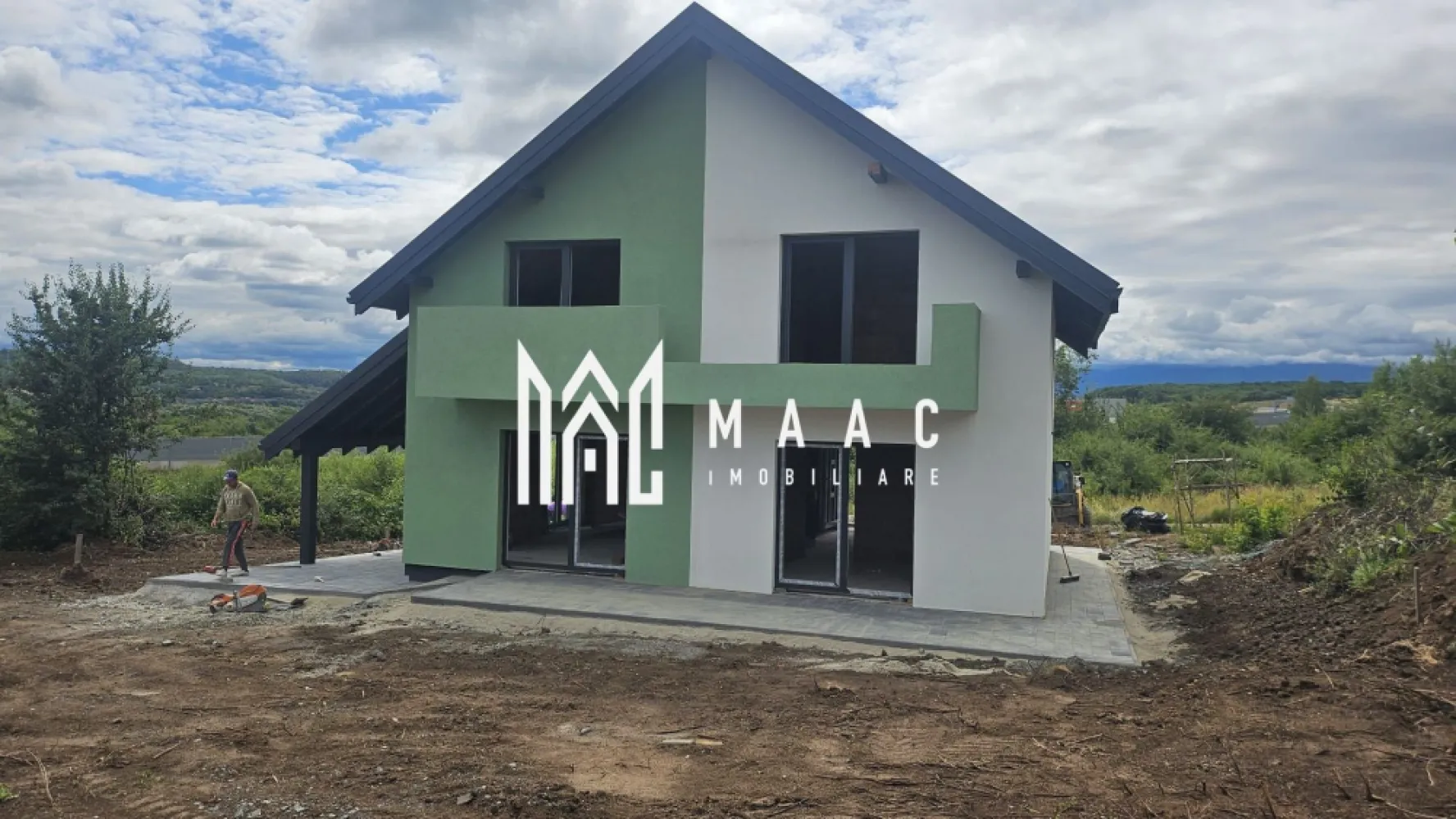 Casă Single | 140 MPU I Curte 500 mp I Selimbar - MAAC Imobiliare oferă spre vânzare casă tip Single, 140 mp utili, în Selimbar

Oferim spre vânzare o casă single, cu 5 camere, ideală pentru o familie care își dorește confort și spațiu într-o zonă liniștită și bine conectată. Situată în Selimbar, casa beneficiază de toate utilitățile necesare și se predă la cheie pe exterior, cu curte amenajată complet, gazon și gard.

Detalii suplimentare:

Suprafață utilă: 140 mp utili.

Curte: 500 mp, ideală pentru relaxare și activități în aer liber.

Compartimentare: 5 camere, oferind suficient spațiu pentru întreaga familie.

Opțiune de predare: Se poate opta pentru predare la roșu (interior neterminat) sau la cheie, la un preț diferit.

Locație excelentă:

Grădiniță, școală și biserică în apropiere.

Magazin alimentar la doar 100 m distanță.

Accesibilitate: Zonă liniștită, perfectă pentru viața de familie, dar și foarte aproape de facilități esențiale.

Pentru mai multe detalii specificati ca ati vazut anuntul cu ID: CP2464796