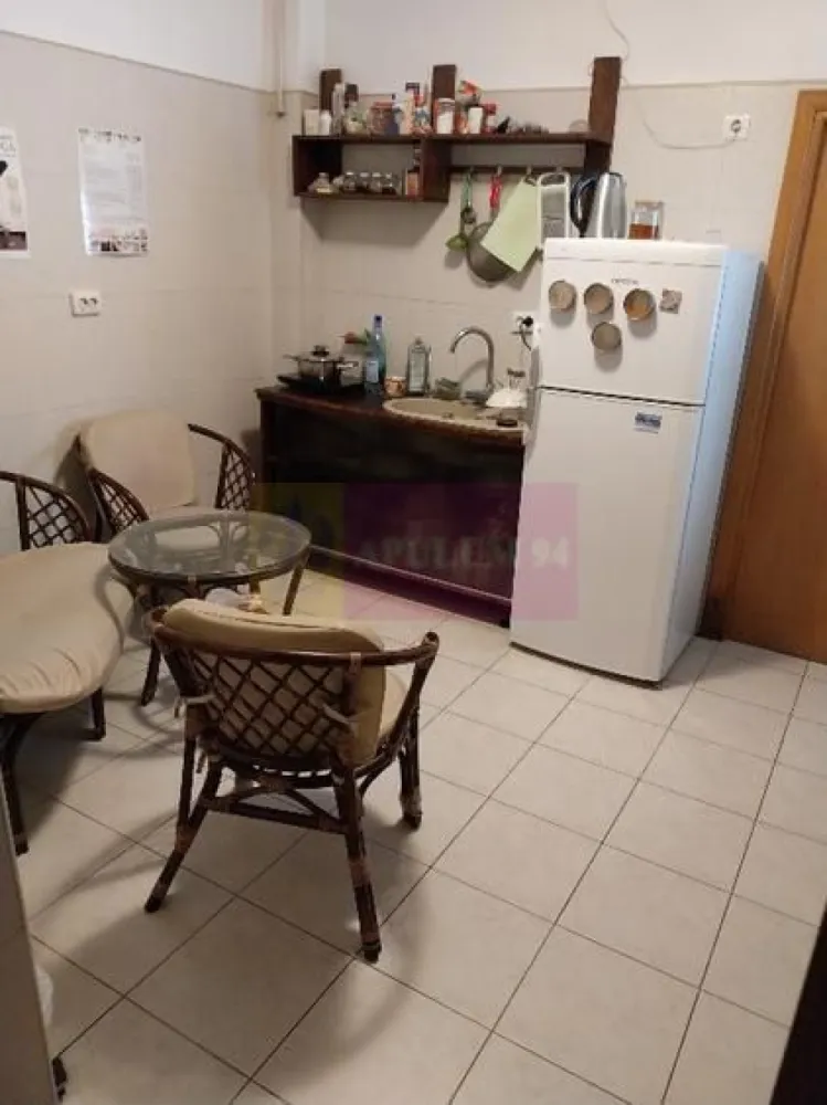 Apartament 4 camere Piata Muncii - Va oferim spre vanzare un apartament de 4 camere la parter/8, decomandat, confort 1, in zona Piata Muncii, adiacent, blocul este recent anvelopat termic, are 3 aparate climatizare, cu 2 grupuri sanitare, cu o suprafata utila de 97 mp. In proximitate se afla Parcarea Subterana de pe bd Decebal. Mijloace de transport : Metroul Piata Muncii magistrala M2 , Autobuz, Tramvai. 
Apartamentul este pretabil pentru locuinta sau firma.
Pentru detalii si vizionari contactati Dona Camelia 0733683461
