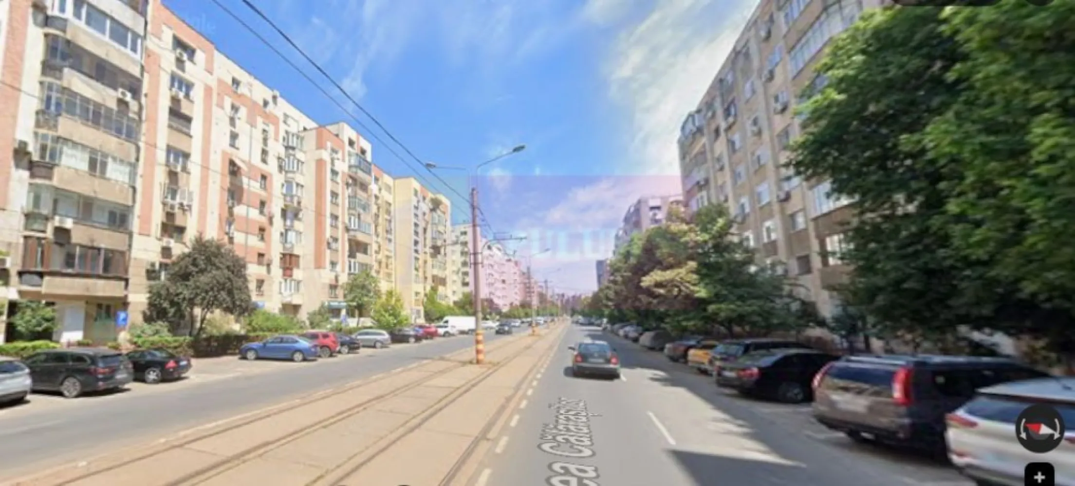 Spatiu comercial pe Calea Calarasilor - Va oferim spre inchiriere un spatiu comercial in zona Calea Calarasi, la parter de bloc, in suprafata de 121mp, cu expunere stradala avand vitrina de 10ml, cu toate utilitatile si contorizare separata inclusiv Centrala Termica Proprie. Spatiul dispune de climatizare-aeroconvectoare , alarma, sistem audio, video, curent trifazic 380v/30kw, cu intrare si acces pentru marfa suplimentar prin spate. Datorita pozitionarii spatiul are un trafic intens de persoane. Este potrivit pentru HoReCa deoarece are tubulatura pentru evacuare aburi/fum pe bloc, pe partea din spate a blocului.