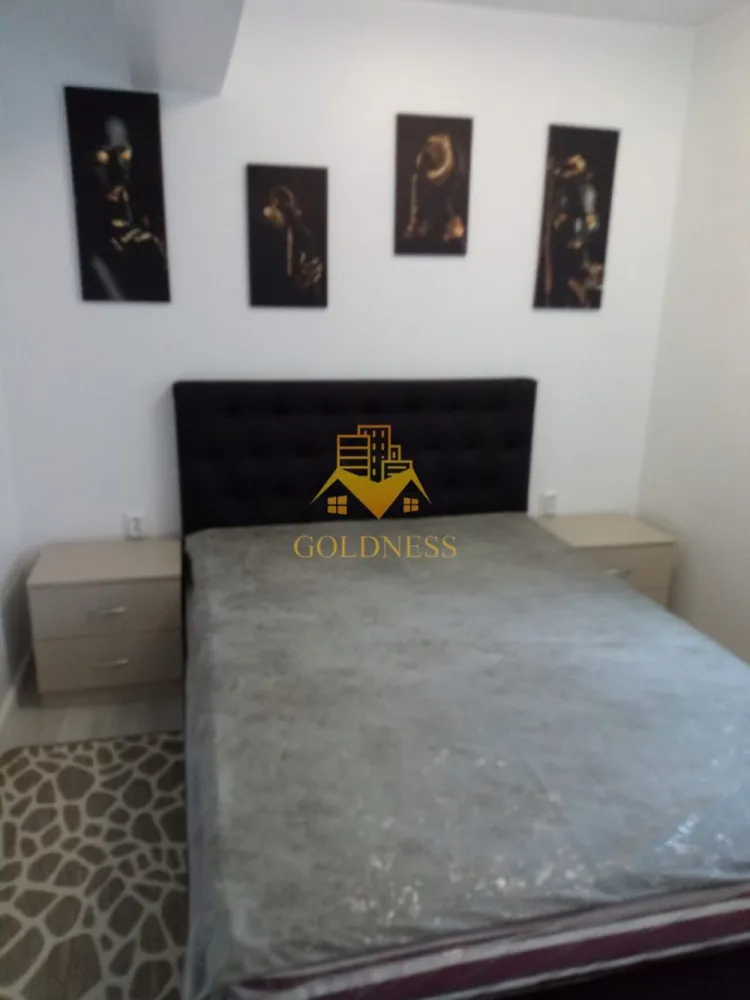 2 camere, Marasti, București, OMV, 21 Dec, Fabricii, Dorobantilor - GOLDNESS Imobiliare vă propune spre închiriere un apartament cu 2 camere complet mobilat și utilat, la Parter într-un imobil de 4 etaje, în Cartierul Marasti.
Dispune de loc de parcare!
Se află în apropierea stațiilor de transport în comun, magazine, restaurante, spații verzi, farmacii, etc. 

Apartamentul este compartimentat astfel:
 - dormitor cu pat matrimonial, dressing, noptiere
 - living cu canapea extensibilă 
 - bucătărie open space complet utilată și mobilată, loc de servit masa 
 - baie cu dus walkin, calorifer port prosop și dulap pentru depozitare.
 - balcon 5mp.

Imobilul este dotat cu toate cele necesare- centrală proprie, frigider, aragaz, hotă, mașină de spălat haine și vase, etc. 

Dacă sunteți interesați de acest apartament și doriți să îl vizionați, dar și pentru alte oferte nu ezitați să ne contactați telefonic sau prin e-mail. Vă stăm la dispoziție!
Pentru intermediere se percepe un comision de 50% din prețul chiriei!