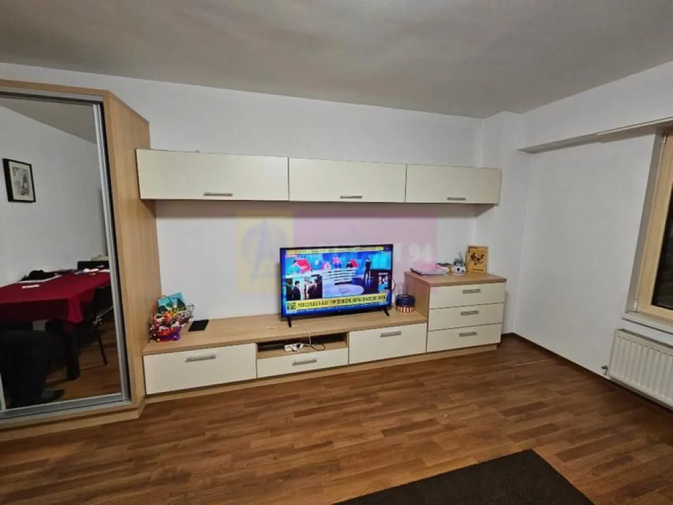 Vanzare apartament de 2 camere Calea Calarasilor- Matei Basarab - Va oferim spre vanzare un apartament 2 camere, in zona MateiBasarab-Calea Calarasilor-Orzari, decomandat, etajul 5/8, vedere stradala, bloc anvelopat, cu Centrala Termica. Apartaemnetul are osuprafata de 60mp, si blocul este din anul1995.
 Pentru mai multe detalii suplimentare si vizionari contactati agentul Dona Camelia la 0733683461