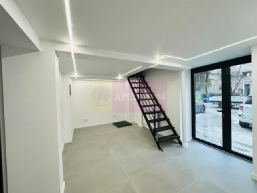 Vanzare spatiu comercial in zona Decebal