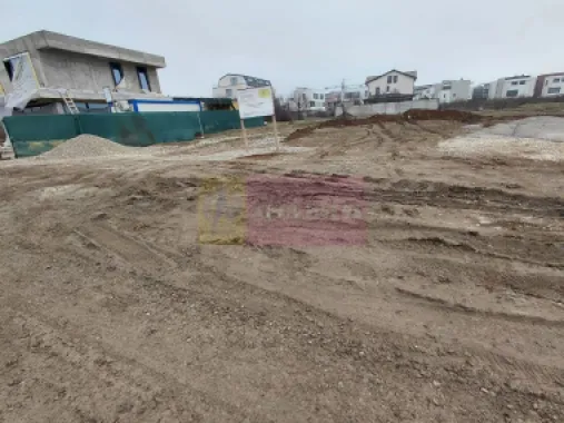 Vanzare teren in zona Sisesi constructie casa