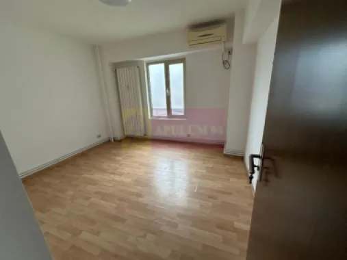 Vanzare apartament 3 camere-Rond Alba Iulia cu Centrala Termica